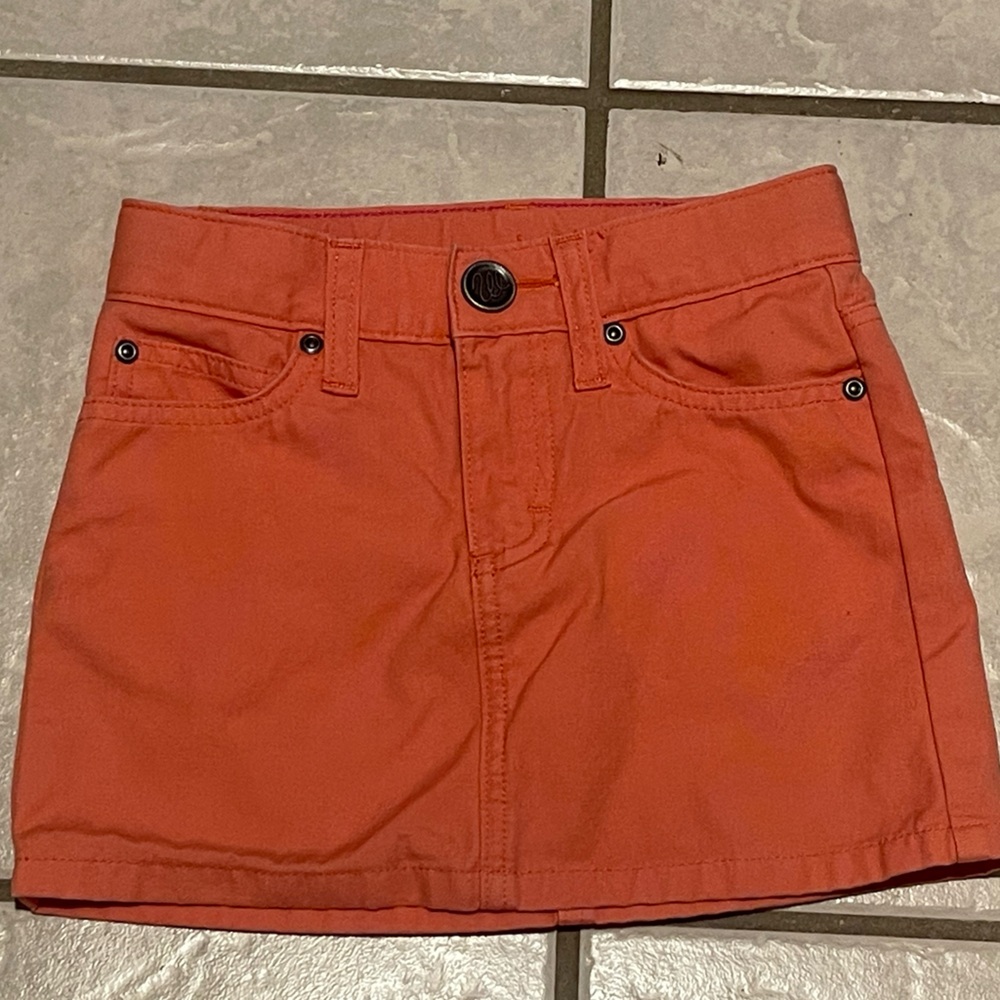 Wrangler Girl’s Coral Skirt with Brown Patch Size 6